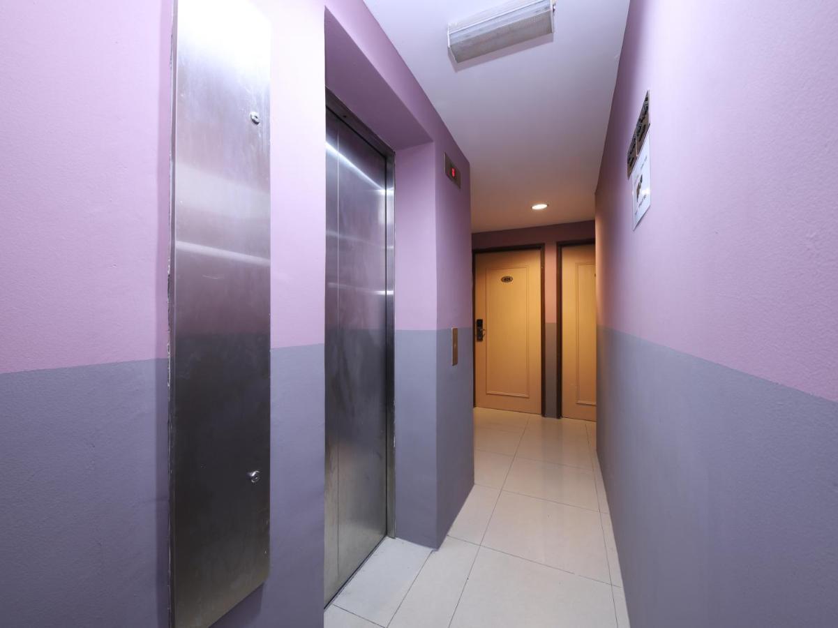 Oyo 89688 Alor Street Hotel Kuala Lumpur Exterior foto